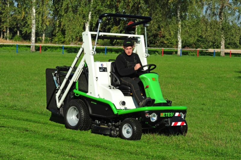 Tractor gazon diesel Etesia Hydro 124DL ptofesional parcuri peluze iarba Comforex Constanta