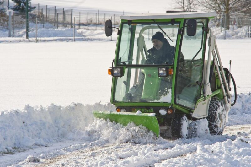 Tractor gazon diesel Etesia Hydro 124DL ptofesional parcuri peluze iarba Comforex Constanta